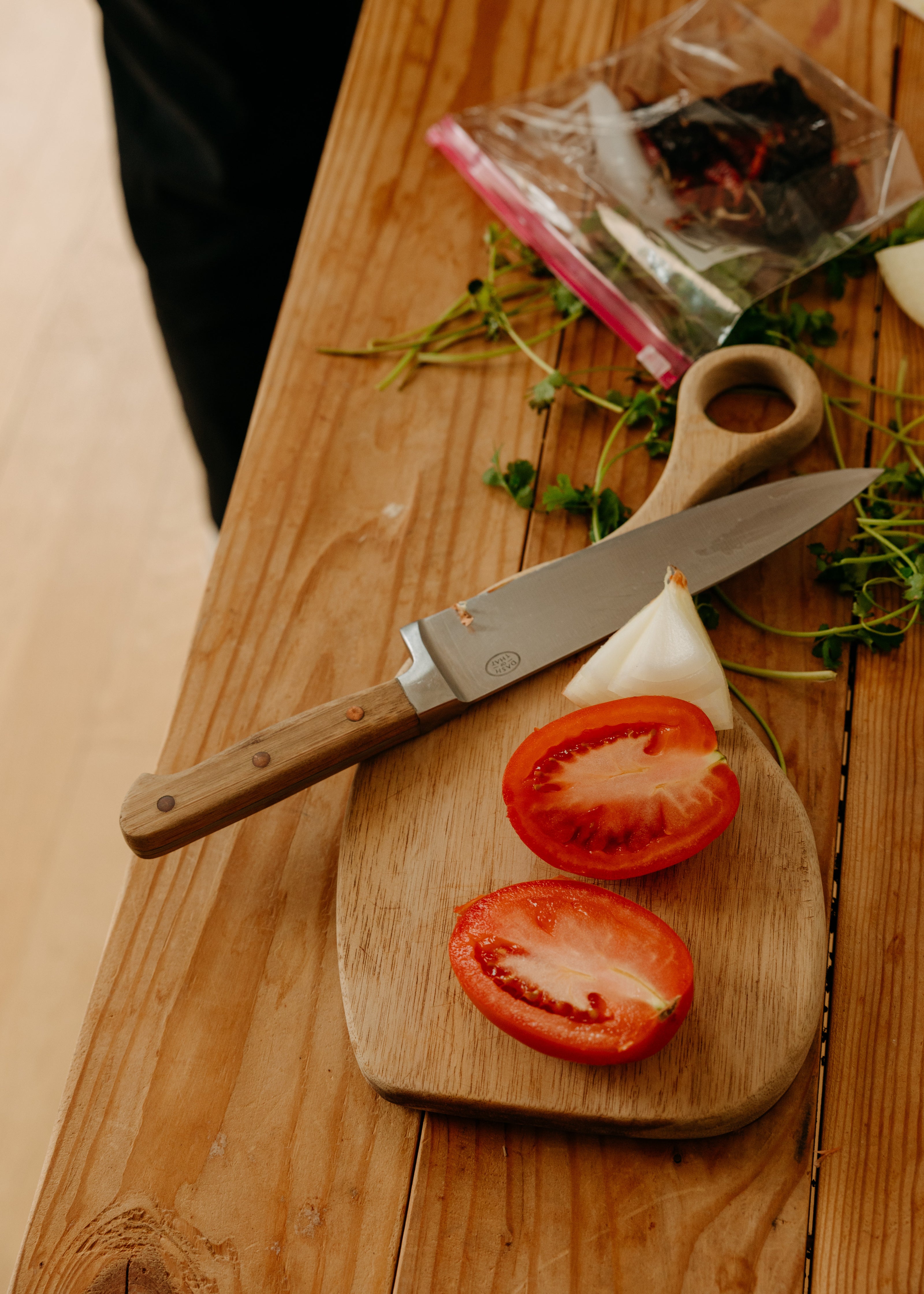 Ripe tomato to balance flavor in handmade salsas 